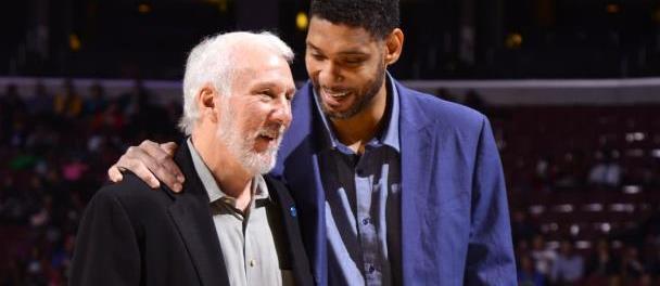 以其敏锐的 以其敏锐的