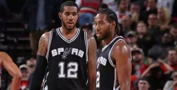 立了贴纸交 立了贴纸交