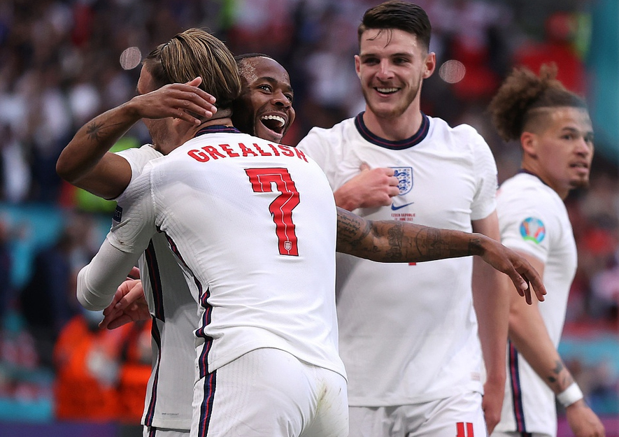 许多成年人 许多成年人